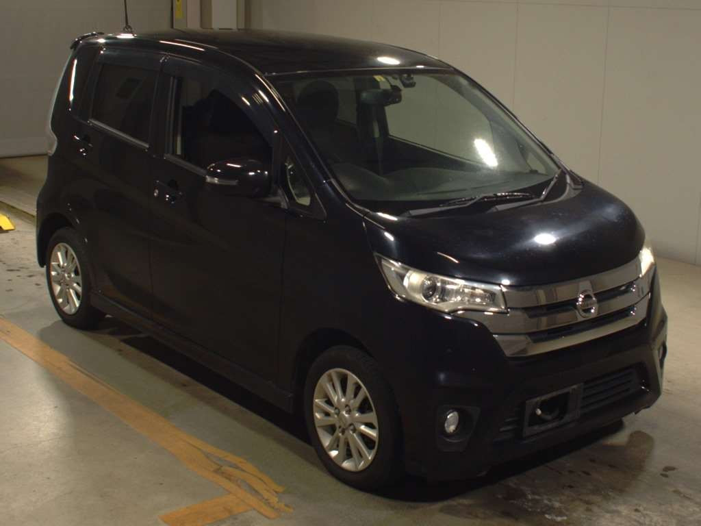 2014 Nissan DAYZ B21W[2]