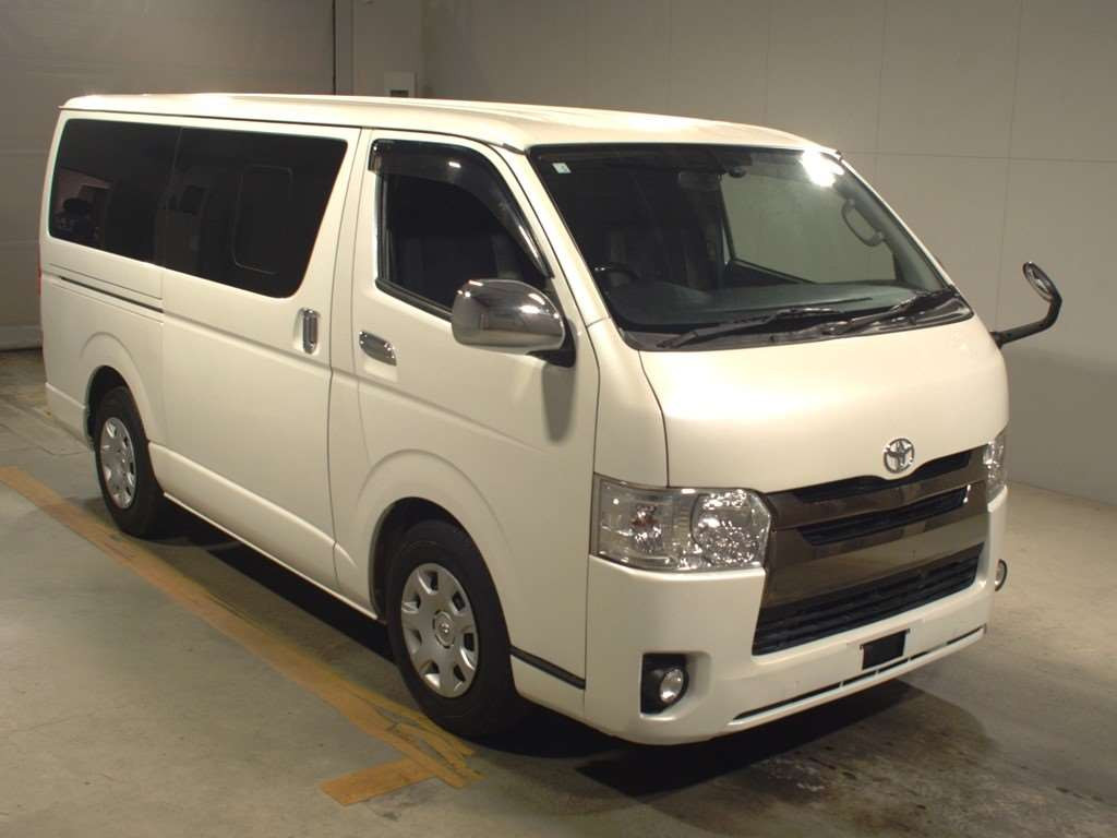 2016 Toyota Hiace Van TRH200V[2]