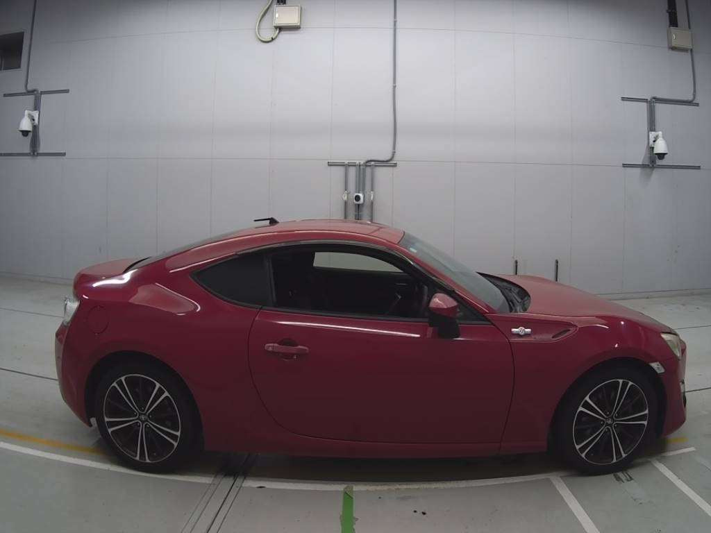 2012 Toyota 86 ZN6[2]