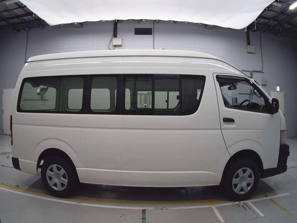 2012 Toyota Regiusace Van TRH226K[2]