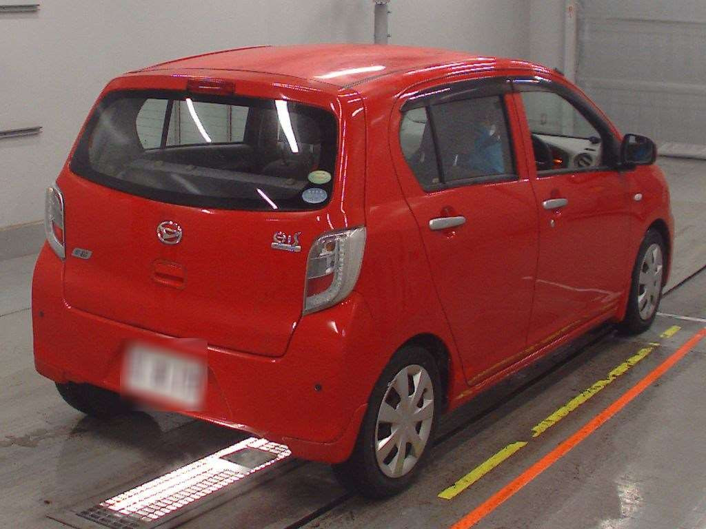 2013 Daihatsu Mira es LA300S[1]