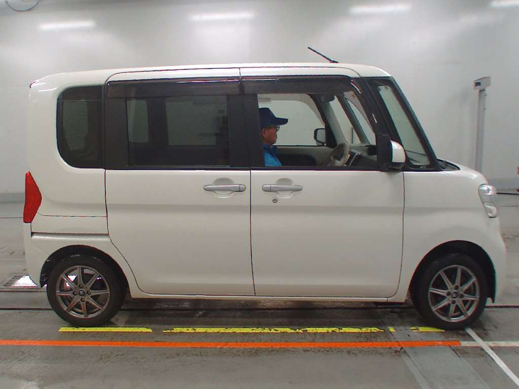 2014 Daihatsu Tanto LA600S[2]