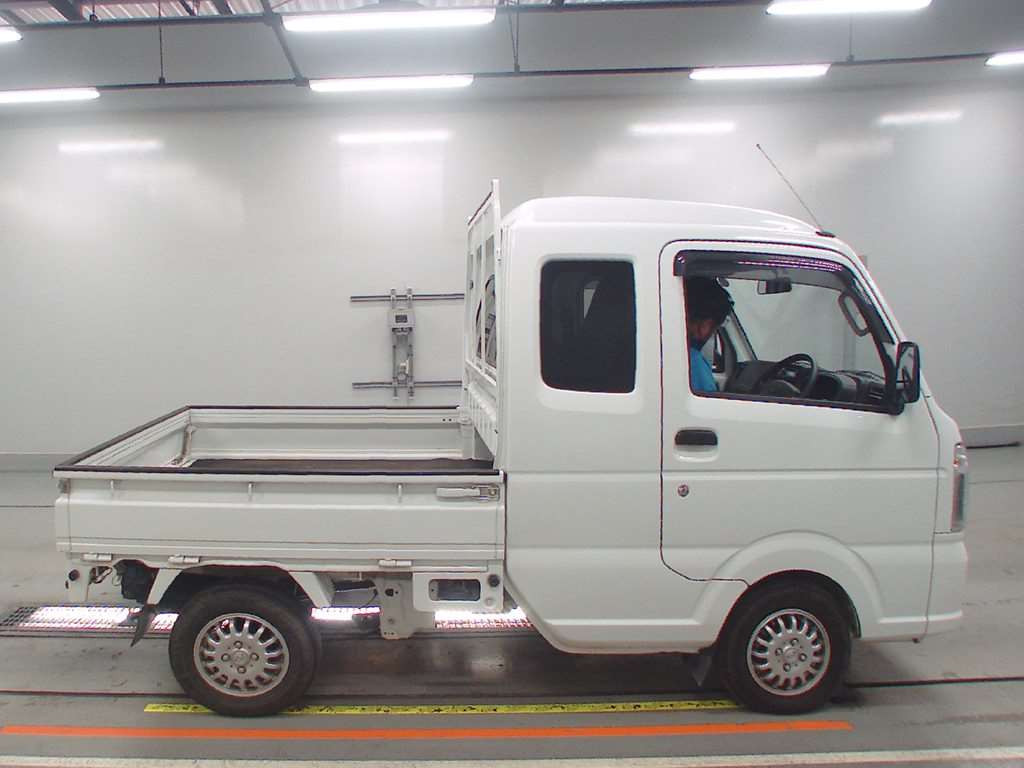 2018 Suzuki Carry Truck DA16T[2]