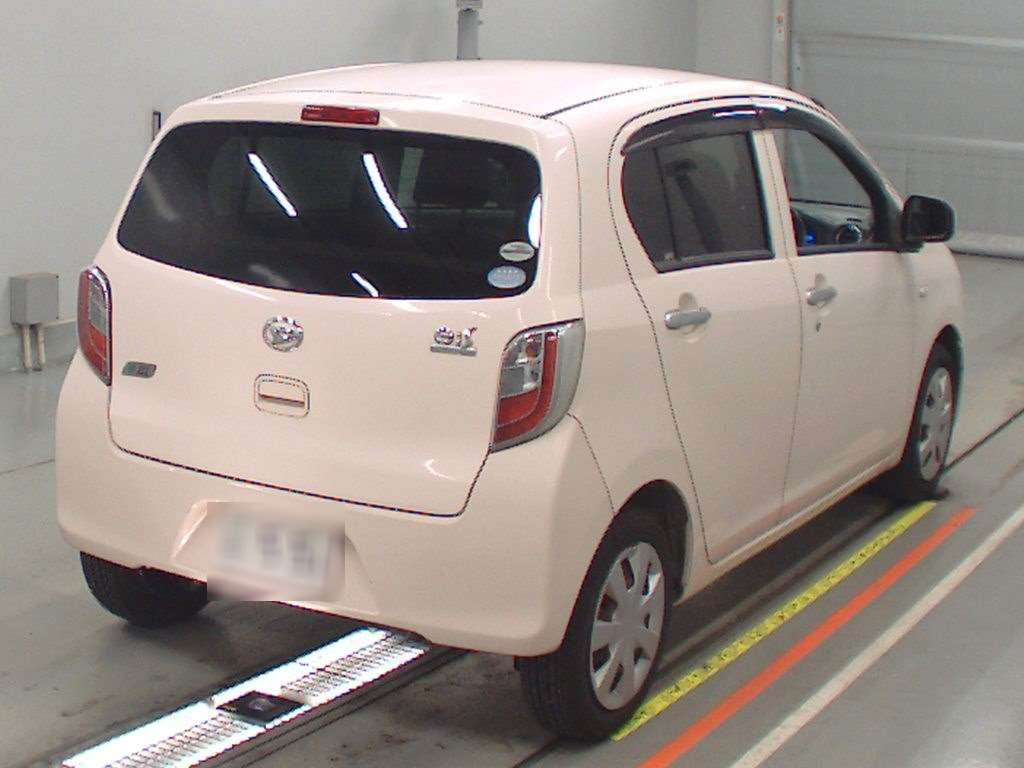 2011 Daihatsu Mira es LA300S[1]