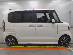 2019 Honda N-BOX CUSTOM