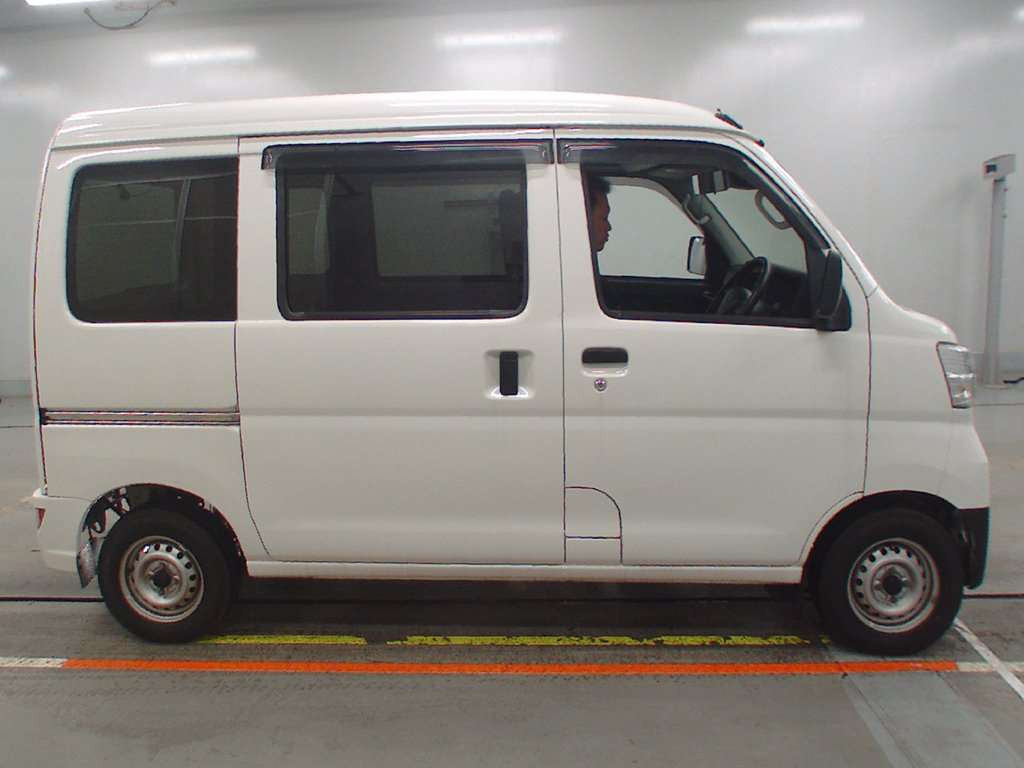 2021 Daihatsu Hijet Cargo S321V[2]