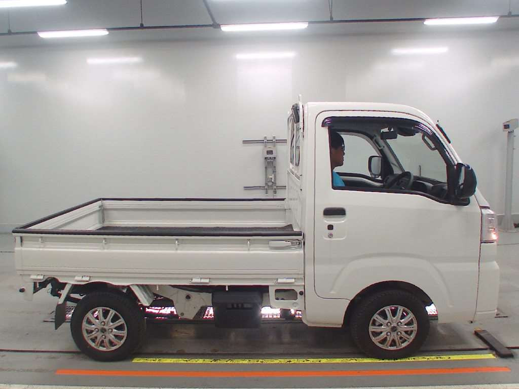 2022 Daihatsu Hijet Truck S500P[2]