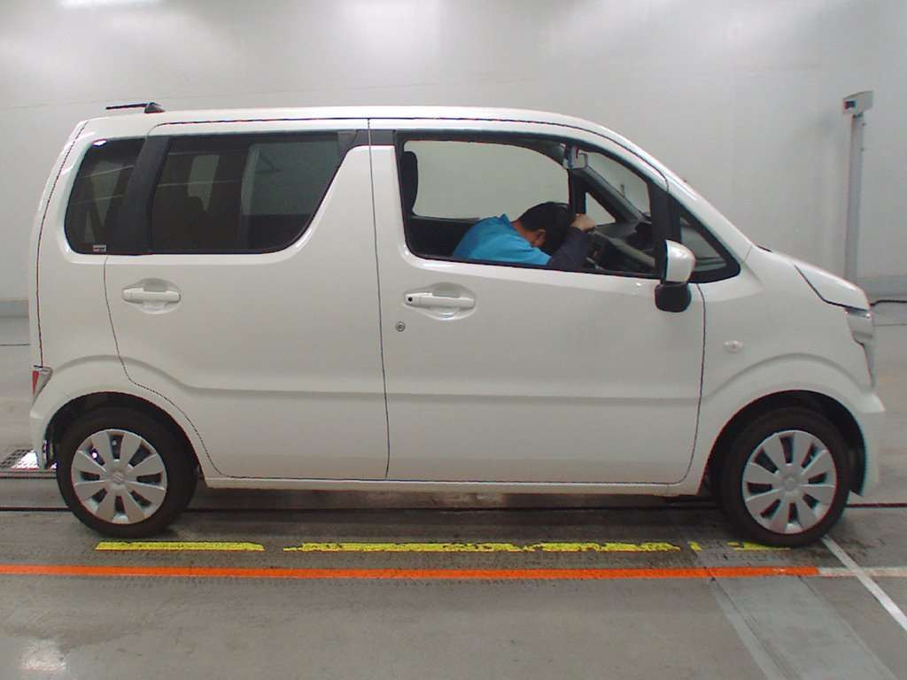 2022 Suzuki Wagon R MH85S[2]