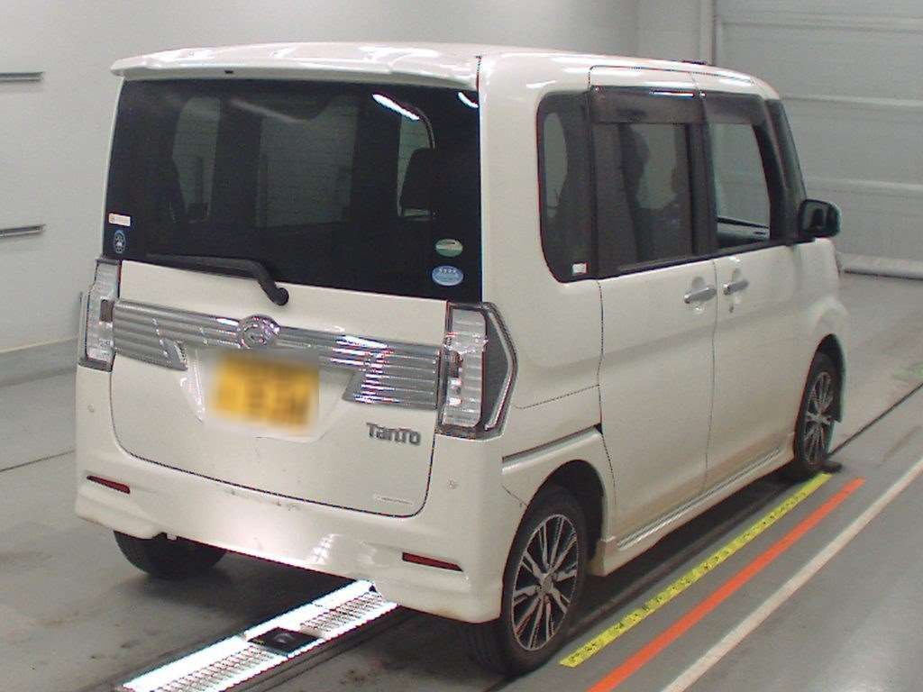 2016 Daihatsu Tanto Custom LA610S[1]