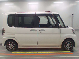 2016 Daihatsu Tanto Custom