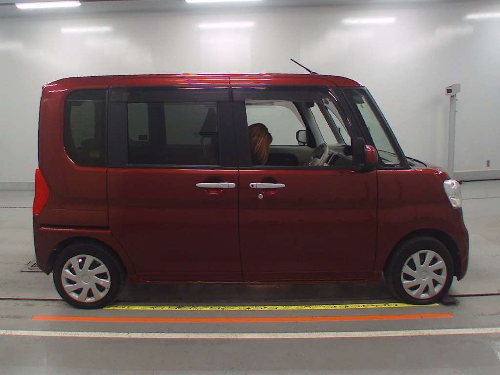 2017 Daihatsu Tanto LA600S[2]