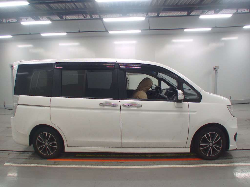 2014 Honda Step WGN Spada RK5[2]