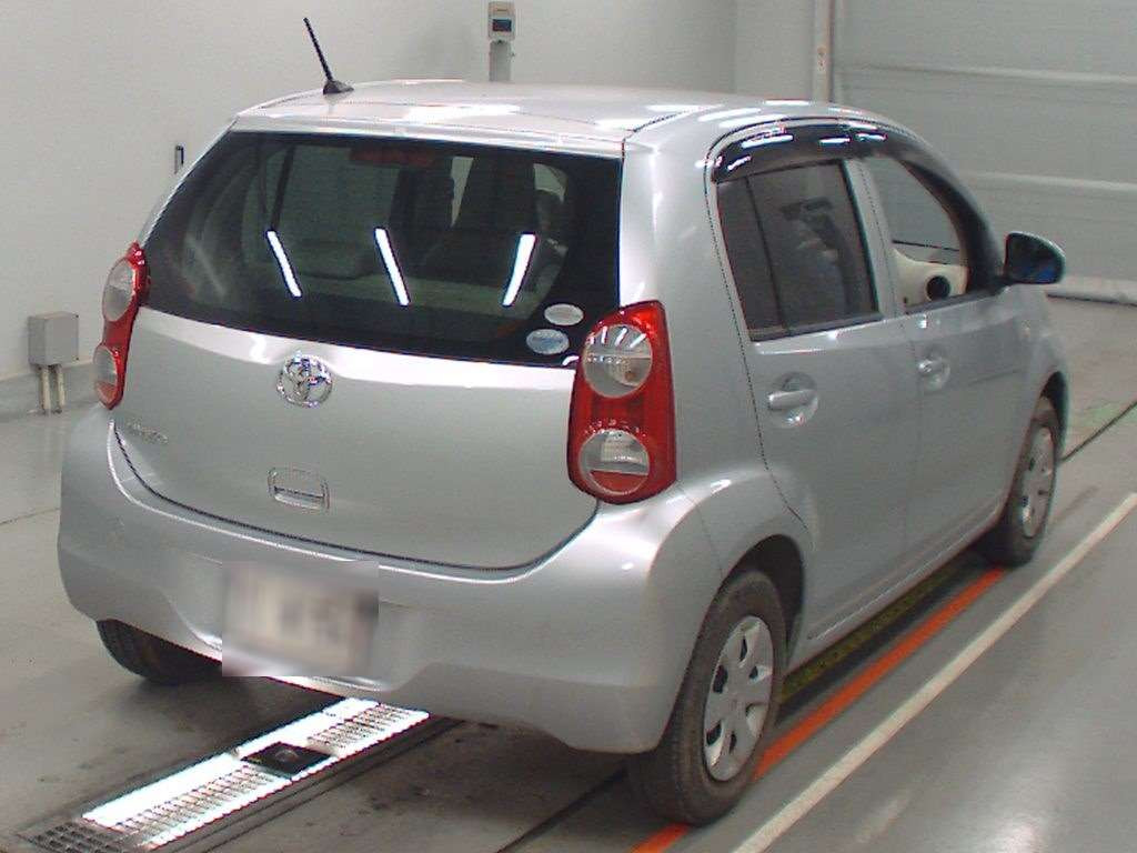 2012 Toyota Passo KGC30[1]