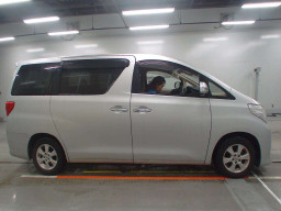 2013 Toyota Alphard