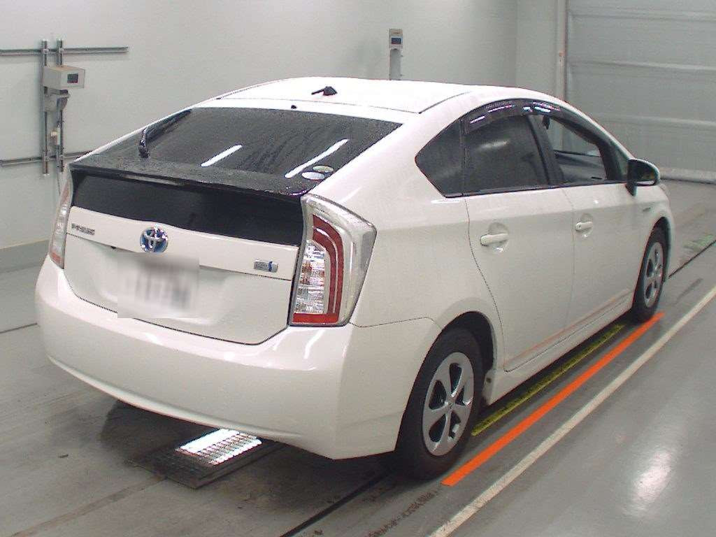 2015 Toyota Prius ZVW30[1]