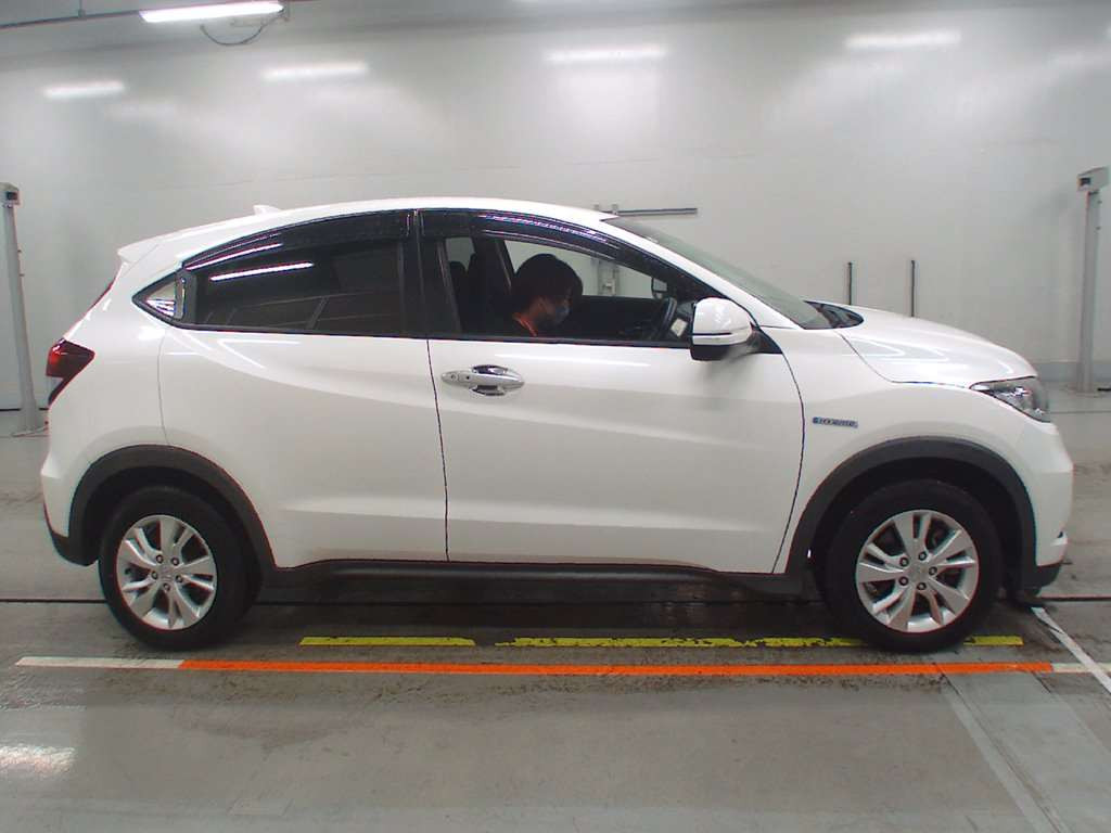 2014 Honda VEZEL RU3[2]