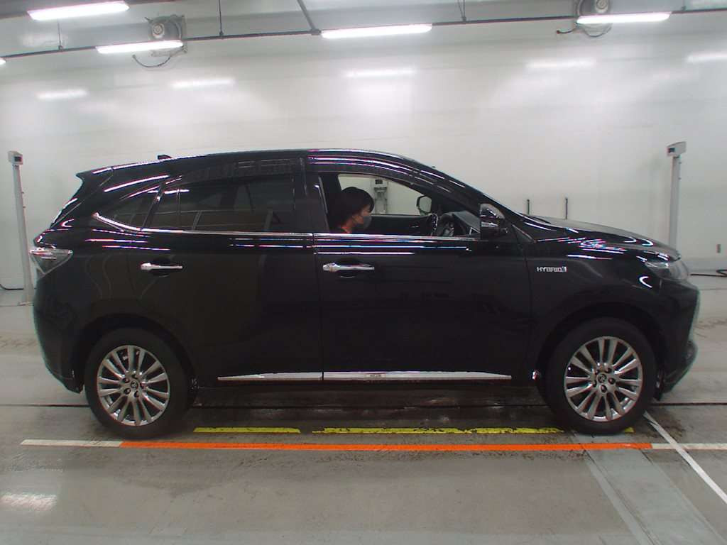 2014 Toyota Harrier Hybrid AVU65W[2]