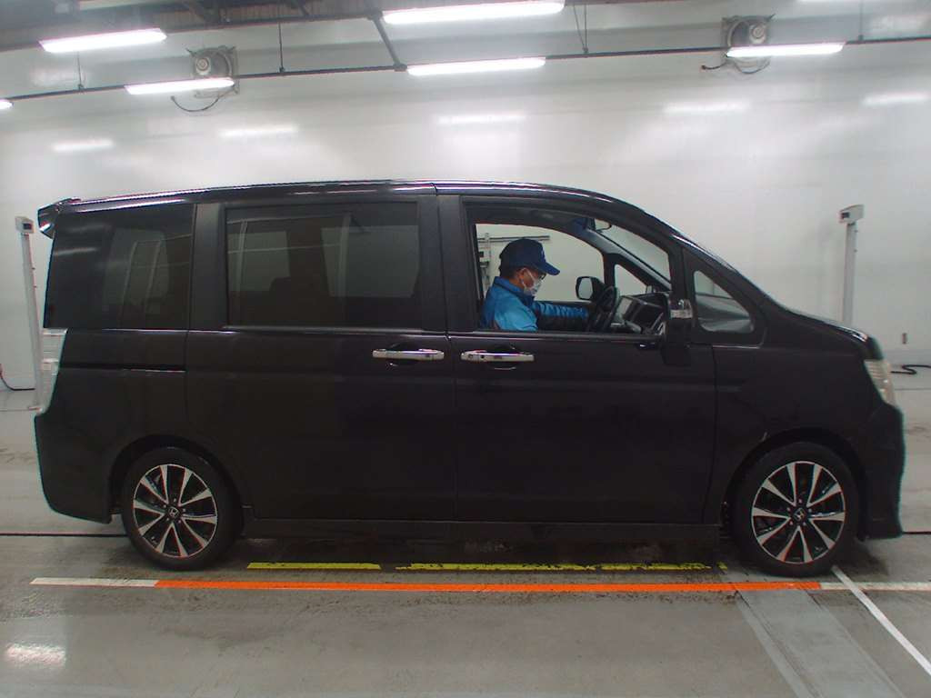 2013 Honda Step WGN Spada RK5[2]