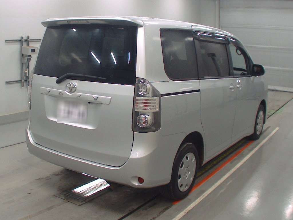 2008 Toyota Voxy ZRR75G[1]