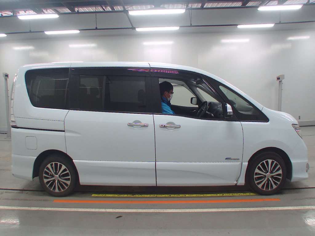 2016 Nissan Serena HFC26[2]