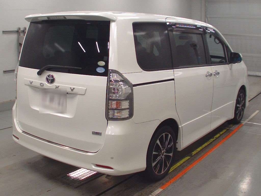 2010 Toyota Voxy ZRR70W[1]