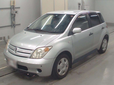 2002 Toyota IST