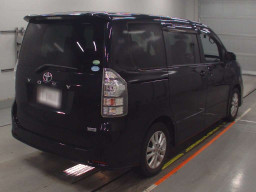 2012 Toyota Voxy