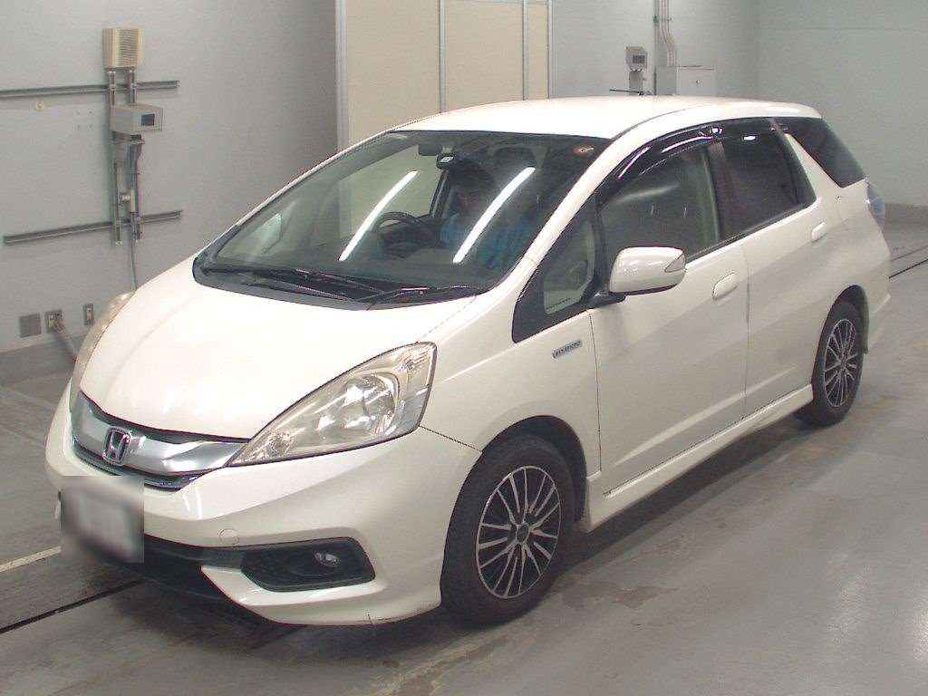 2014 Honda Fit Shuttle Hybrid GP2[0]