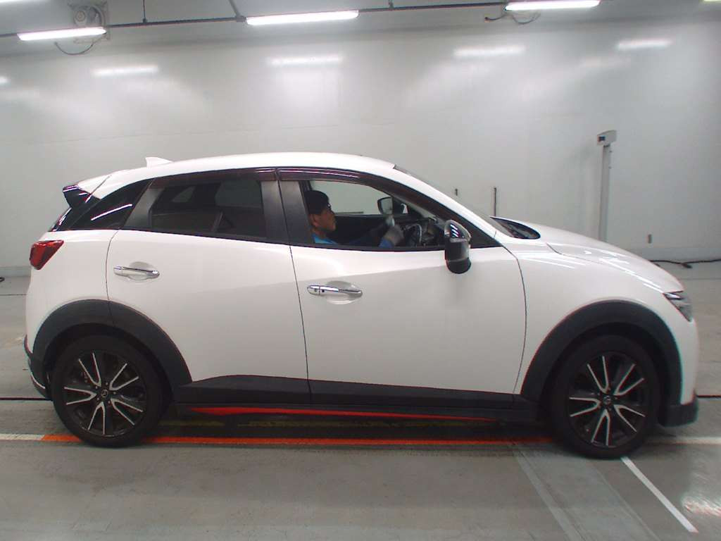 2015 Mazda CX-3 DK5FW[2]