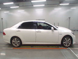 2011 Toyota Crown Hybrid