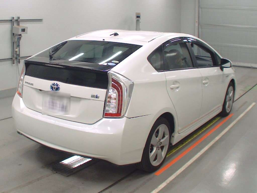 2014 Toyota Prius ZVW30[1]