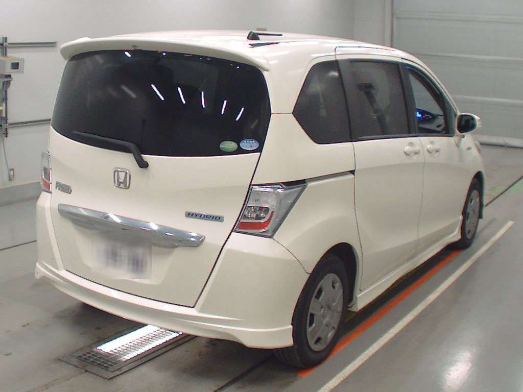 2013 Honda Freed hybrid GP3[1]