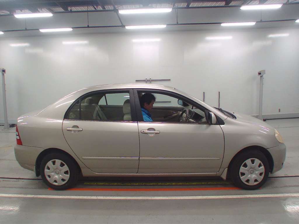 2004 Toyota Corolla Sedan NZE121[2]