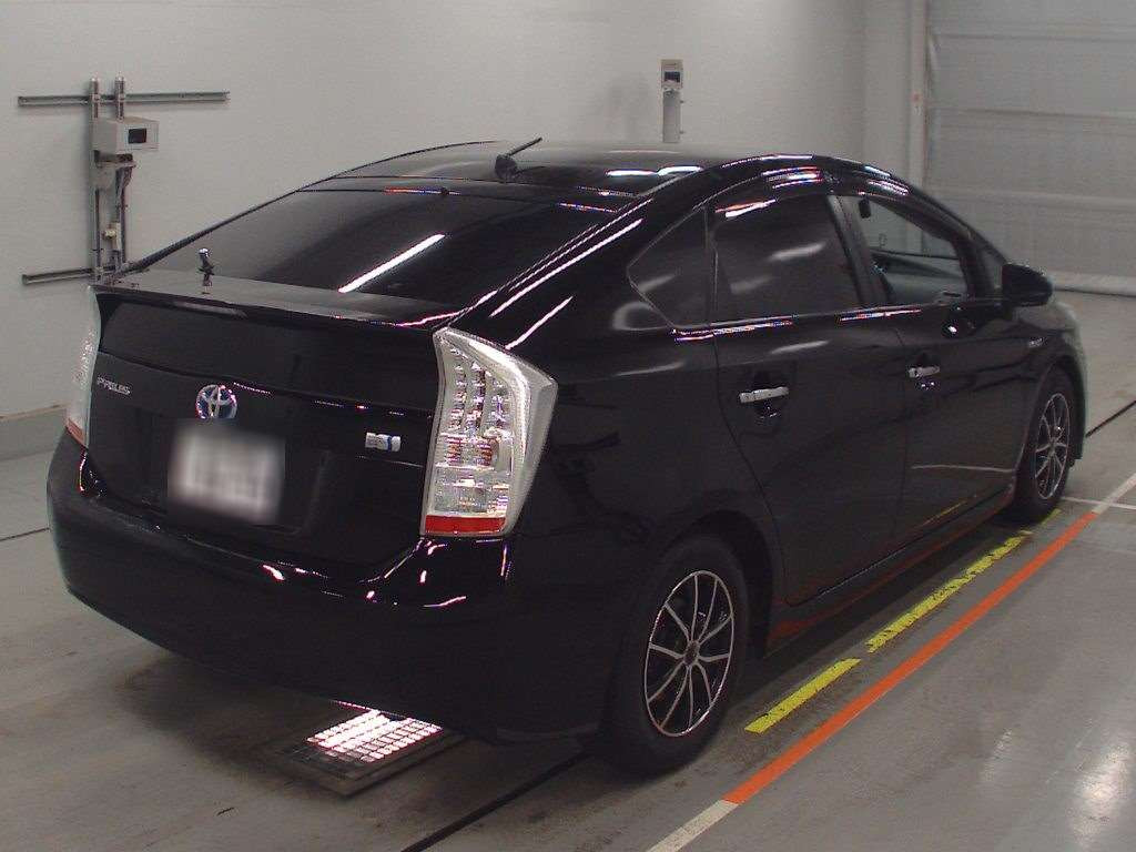 2010 Toyota Prius ZVW30[1]