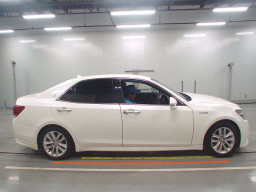 2013 Toyota Crown Hybrid