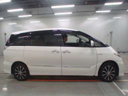 2013 Toyota Estima Hybrid