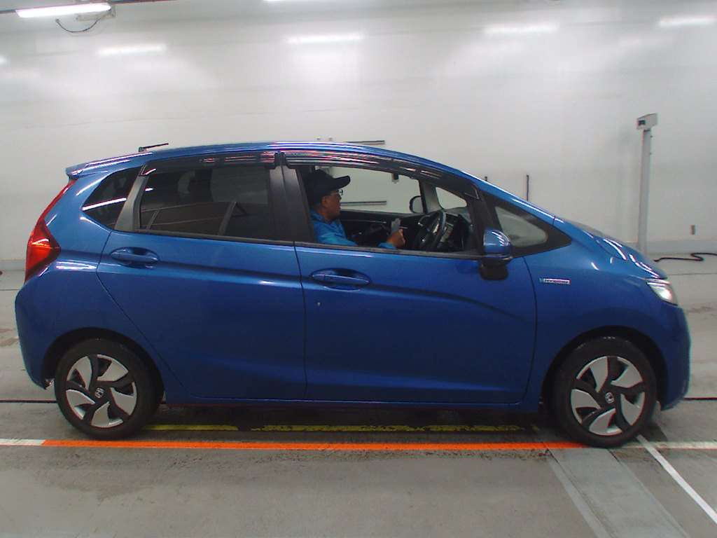 2014 Honda Fit Hybrid GP5[2]