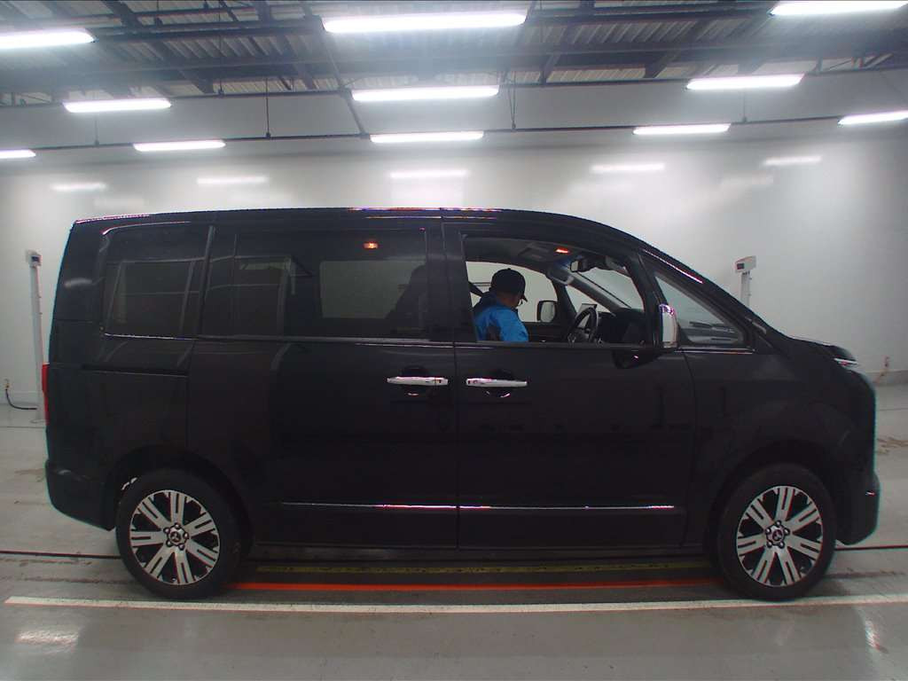 2023 Mitsubishi Delica D5 CV1W[2]