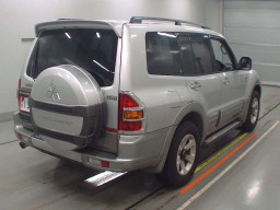 2000 Mitsubishi Pajero