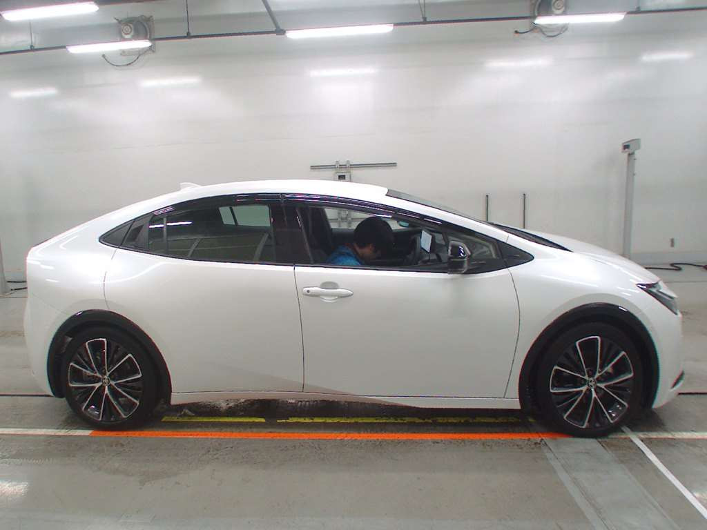 2024 Toyota Prius MXWH65[2]