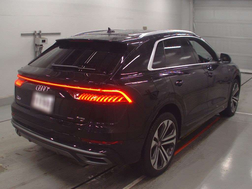 2019 Audi Q8 F1DCBA[1]