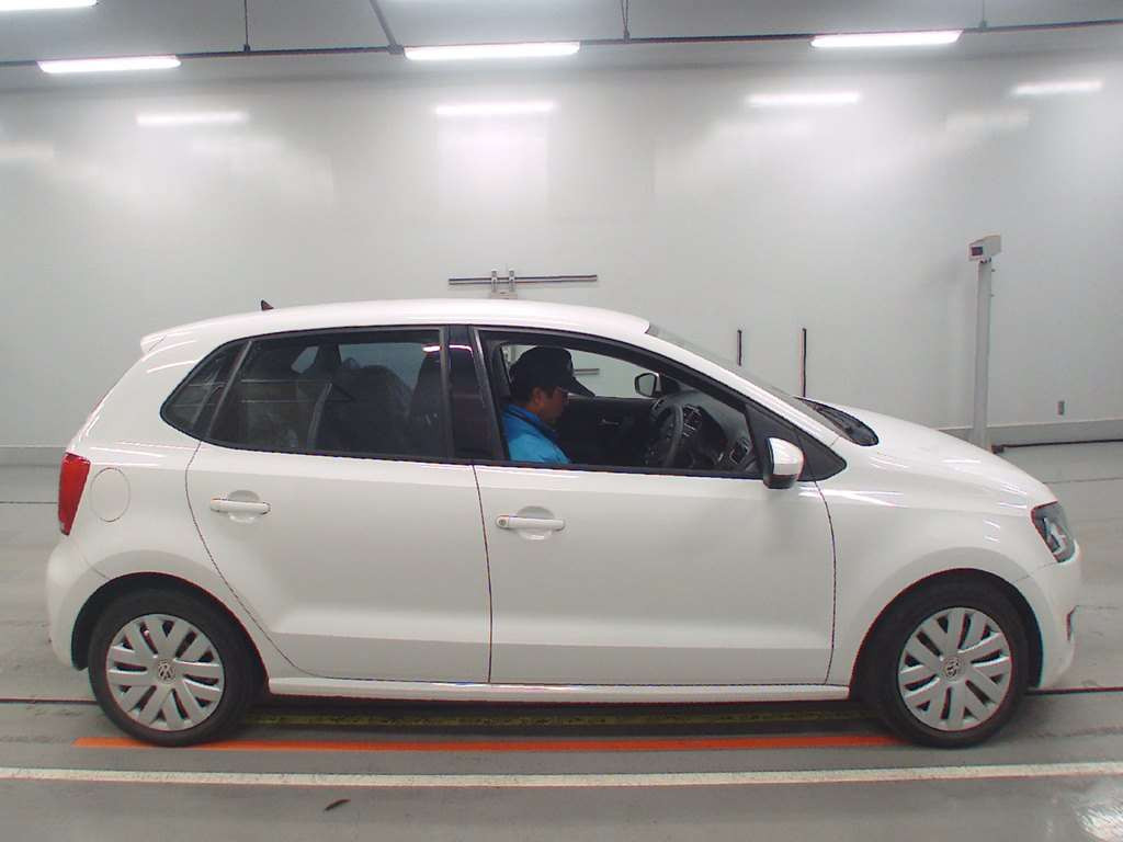 2011 Volkswagen Polo 6RCBZ[2]