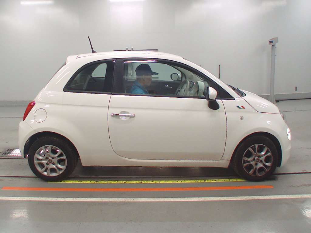 2017 Fiat 500 31209[2]