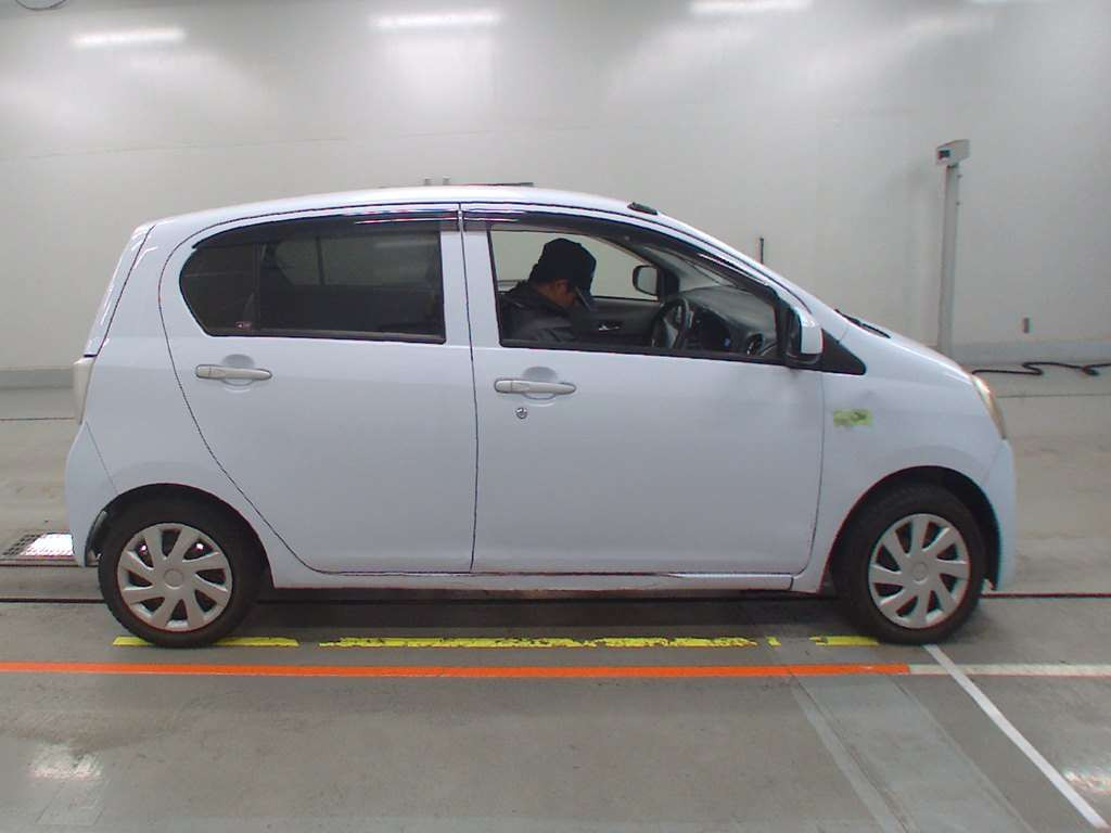 2012 Daihatsu Mira es LA300S[2]