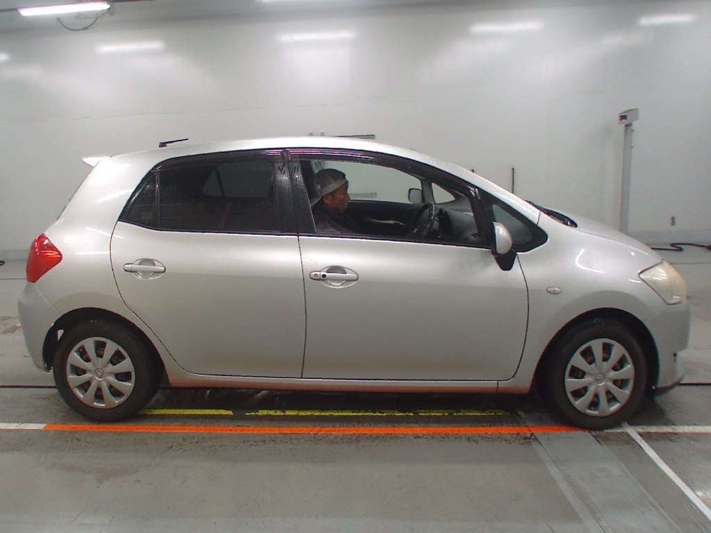 2007 Toyota Auris ZRE152H[2]