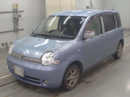 2004 Toyota Sienta