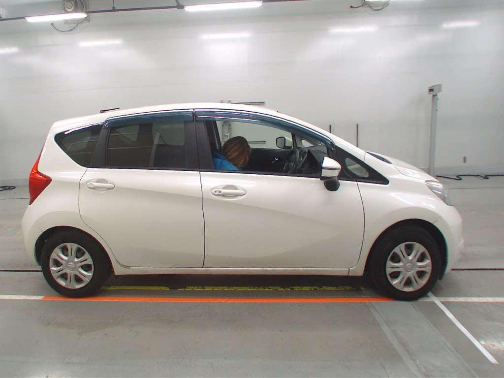 2015 Nissan Note E12[2]