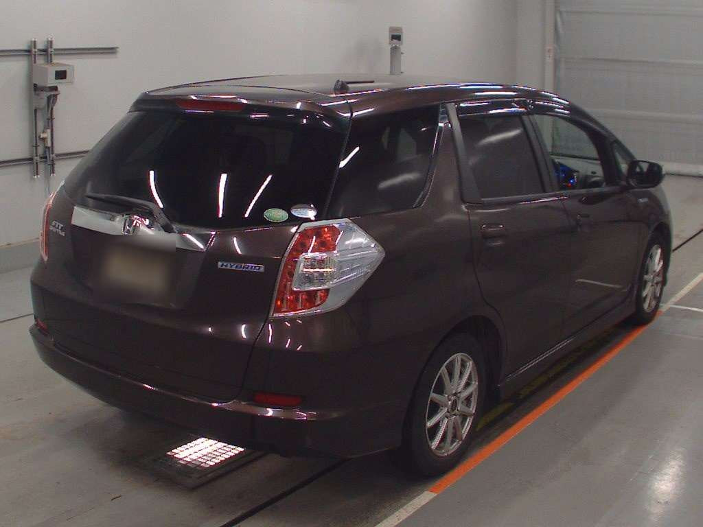 2014 Honda Fit Shuttle Hybrid GP2[1]