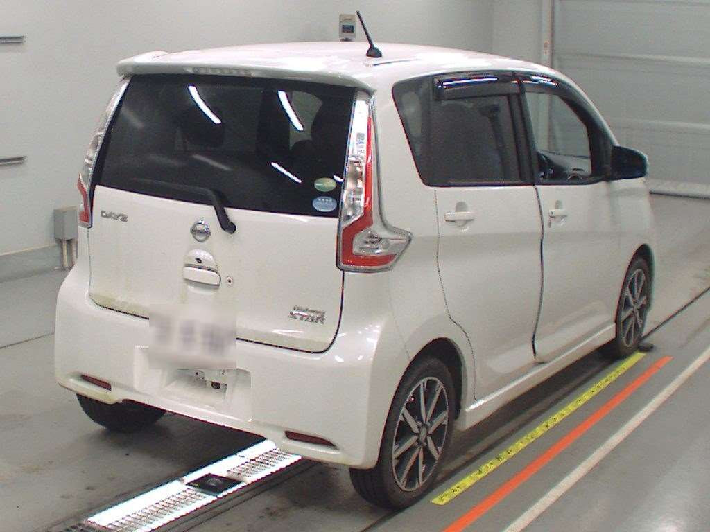 2015 Nissan DAYZ B21W[1]