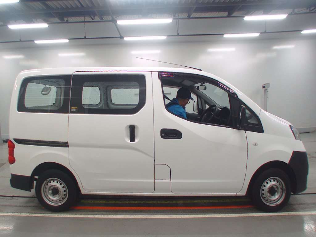 2013 Nissan NV200 Vanette VM20[2]